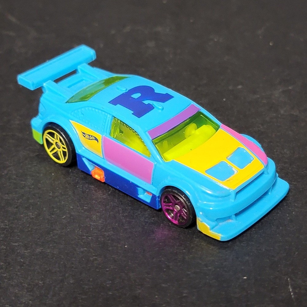 Hot Wheels Amazoom Blue Yellow and Pink Vintage Car